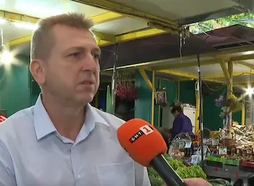 Евтини домати и краставици на пазара в Русе Евтини домати и краставици на пазара в Русе