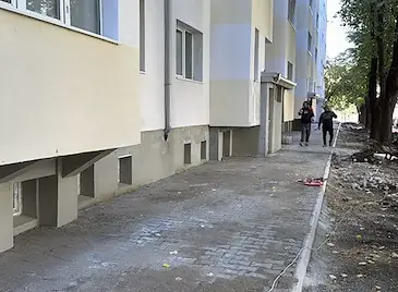 Абсурди при санирането на блок "Ела" Абсурди при санирането на блок "Ела"