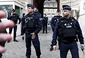 Обвиниха петима души във Франция за финансиране на "Хамас" Обвиниха петима души във Франция за финансиране на "Хамас"