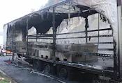 Пожар изпепели ТИР и три полуремаркета в Русе Пожар изпепели ТИР и три полуремаркета в Русе
