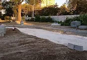Започна изграждането на алеите в новия парк в квартал „Здравец-Изток" Започна изграждането на алеите в новия парк в квартал „Здравец-Изток"