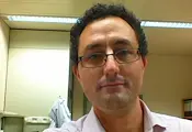 Аспарух Илиев: Вирусът е като прашинка, бактерията - като грахово зърно Аспарух Илиев: Вирусът е като прашинка, бактерията - като грахово зърно