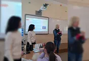 Полицаи показаха на деца в град Сливо поле как да разпознават опасни чатове Полицаи показаха на деца в град Сливо поле как да разпознават опасни чатове
