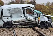 Шофьор загина на място при удар от влак в Монтанско Шофьор загина на място при удар от влак в Монтанско