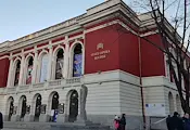Раздават културни чекове на 1300 зрелостници в Русе Раздават културни чекове на 1300 зрелостници в Русе