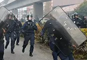 Франция мобилизира 70 000 полицаи срещу протести тази събота Франция мобилизира 70 000 полицаи срещу протести тази събота