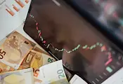 Еврото се срина до 17-месечно дъно Еврото се срина до 17-месечно дъно