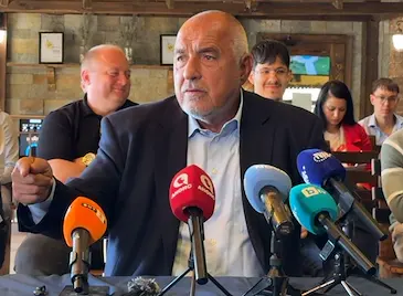 Бойко Борисов събра актива на ГЕРБ в село Мечка Бойко Борисов събра актива на ГЕРБ в село Мечка
