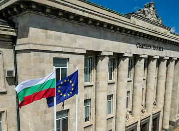Русенка продава наркотици, докато е под домашен арест Русенка продава наркотици, докато е под домашен арест