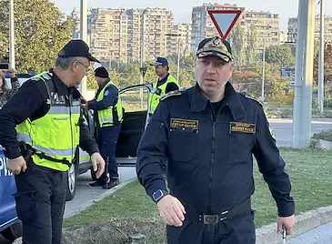Петър Ванев провери пунктовете на полицията край Русе Петър Ванев провери пунктовете на полицията край Русе